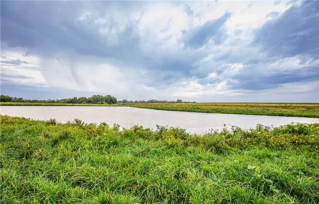 $1,800,000 | 22438 Northwest 2300th Road, Richmond, KS 66080