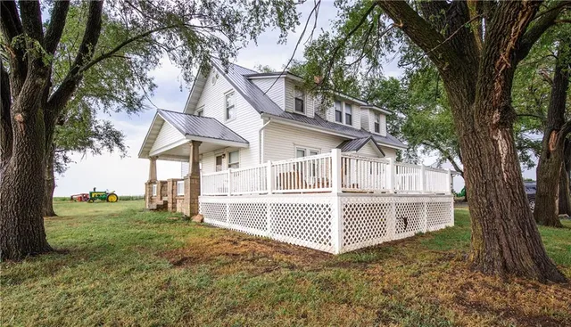 $1,800,000 | 22438 Northwest 2300th Road, Richmond, KS 66080