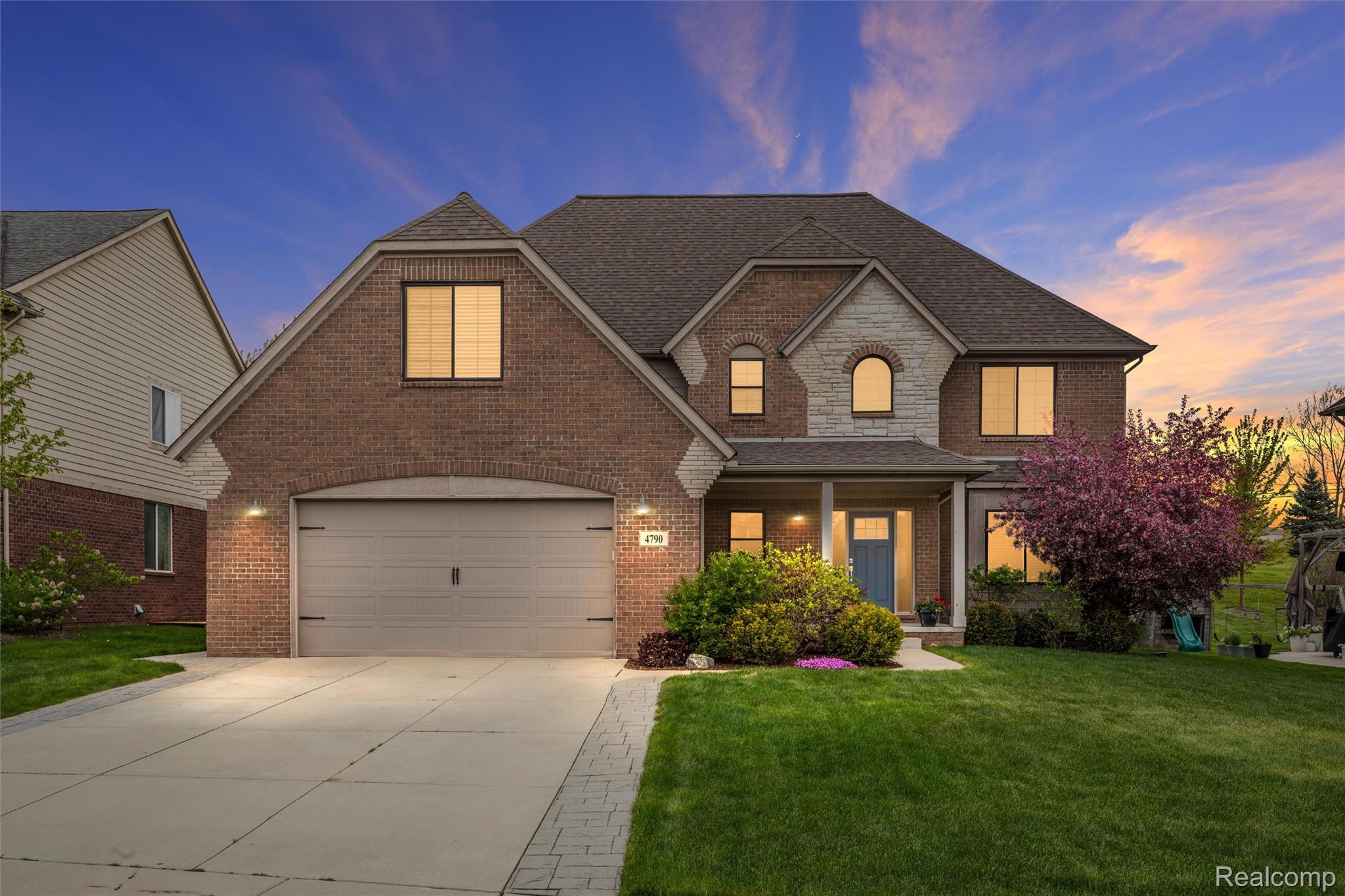 1016 West Snell Road Rochester, MI 48306 - Photo 1 of 35 Twilight