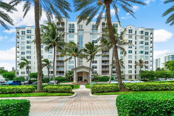 $4,000 | 3606 South Ocean Boulevard, Unit 402, Highland Beach, FL 33487