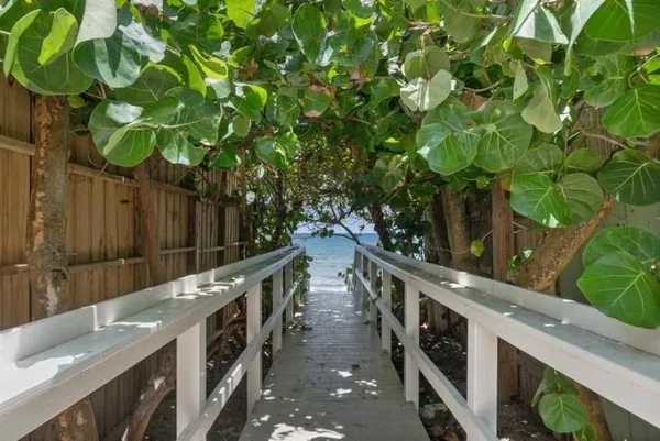 $4,000 | 3606 South Ocean Boulevard, Unit 402, Highland Beach, FL 33487