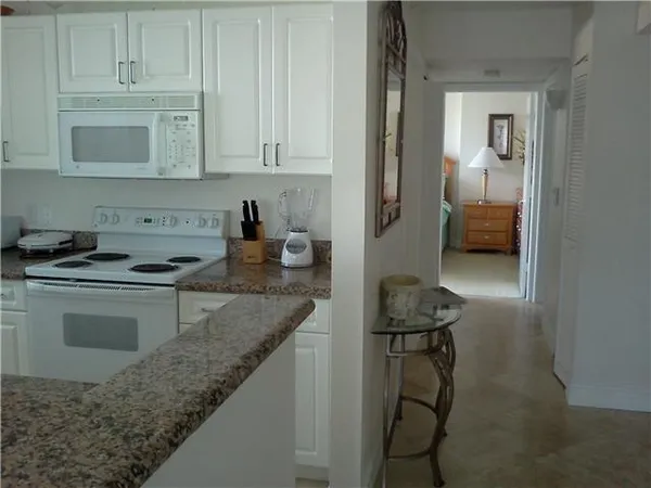 $4,000 | 3606 South Ocean Boulevard, Unit 402, Highland Beach, FL 33487