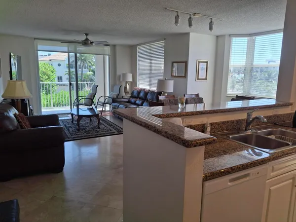 $4,000 | 3606 South Ocean Boulevard, Unit 402, Highland Beach, FL 33487