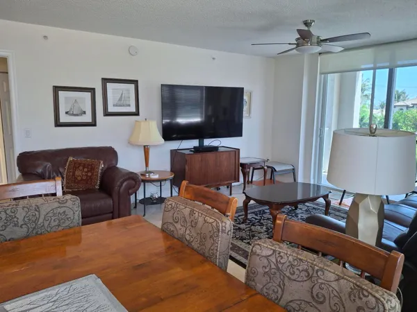$4,000 | 3606 South Ocean Boulevard, Unit 402, Highland Beach, FL 33487
