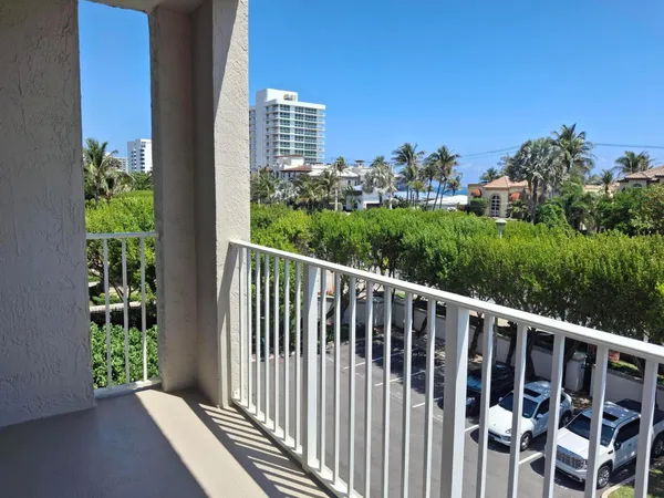 $4,000 | 3606 South Ocean Boulevard, Unit 402, Highland Beach, FL 33487