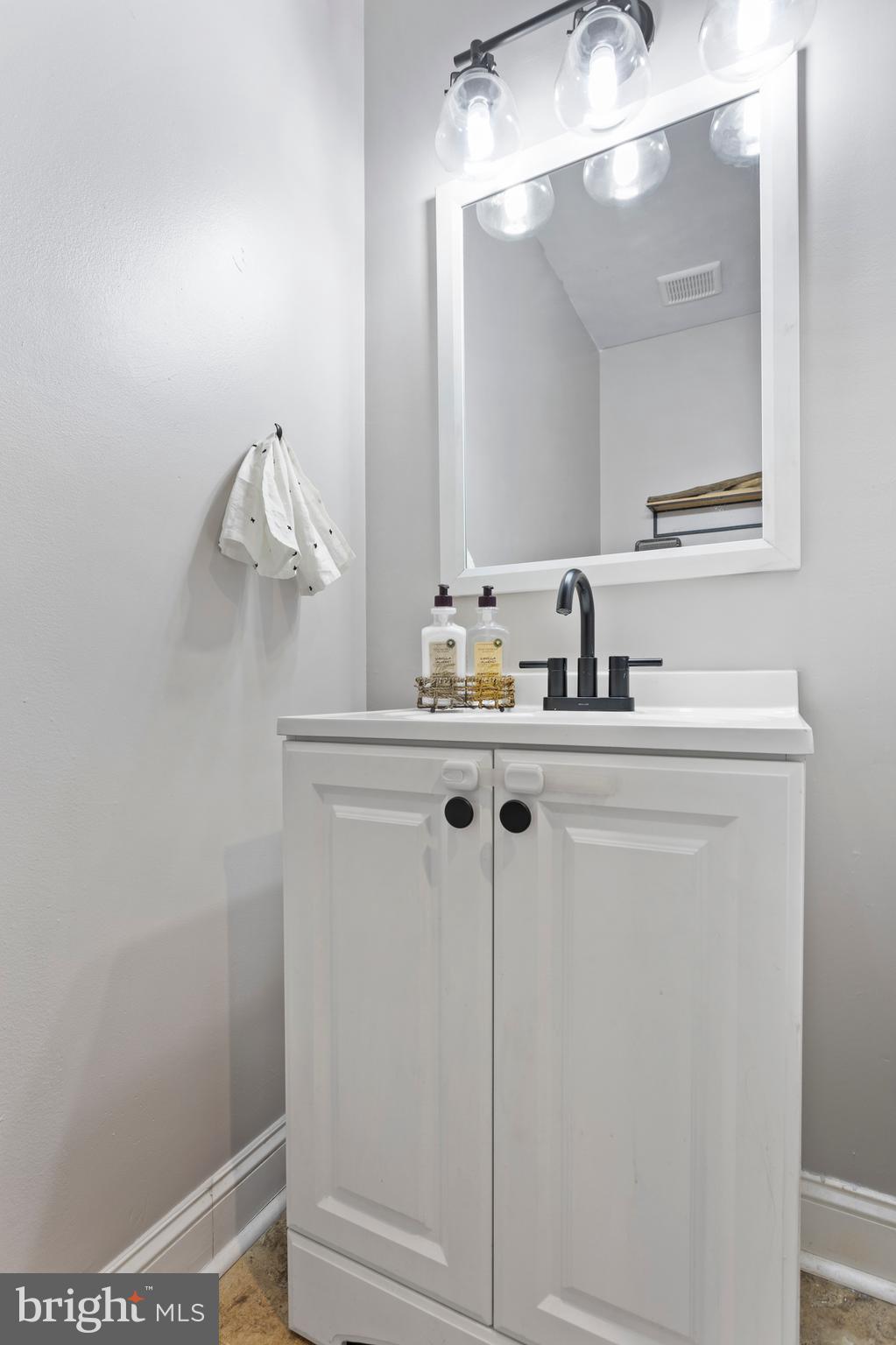 316 Scola Road Brookhaven, PA 19015 - Photo 9 of 15 Gallery Image 9