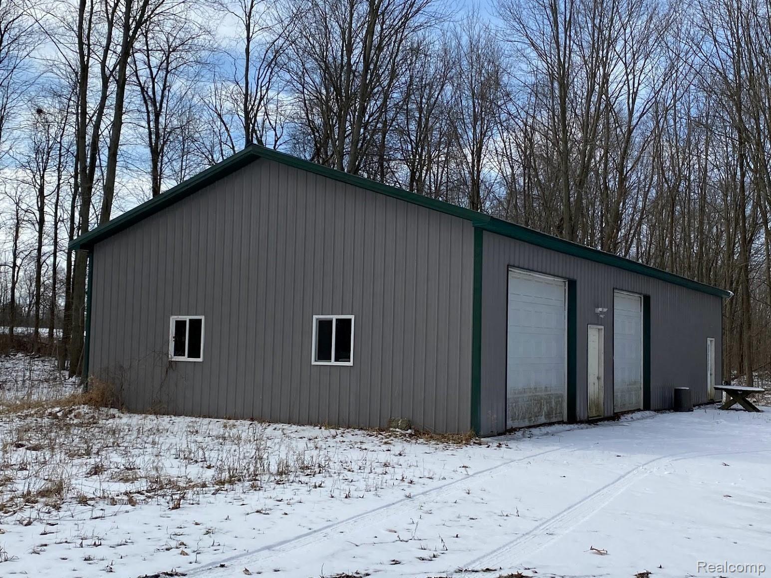 6135 Byron Road Howell, MI 48855 - Photo 4 of 16 6135 Byron Rd Pole Barn Side View.jpg