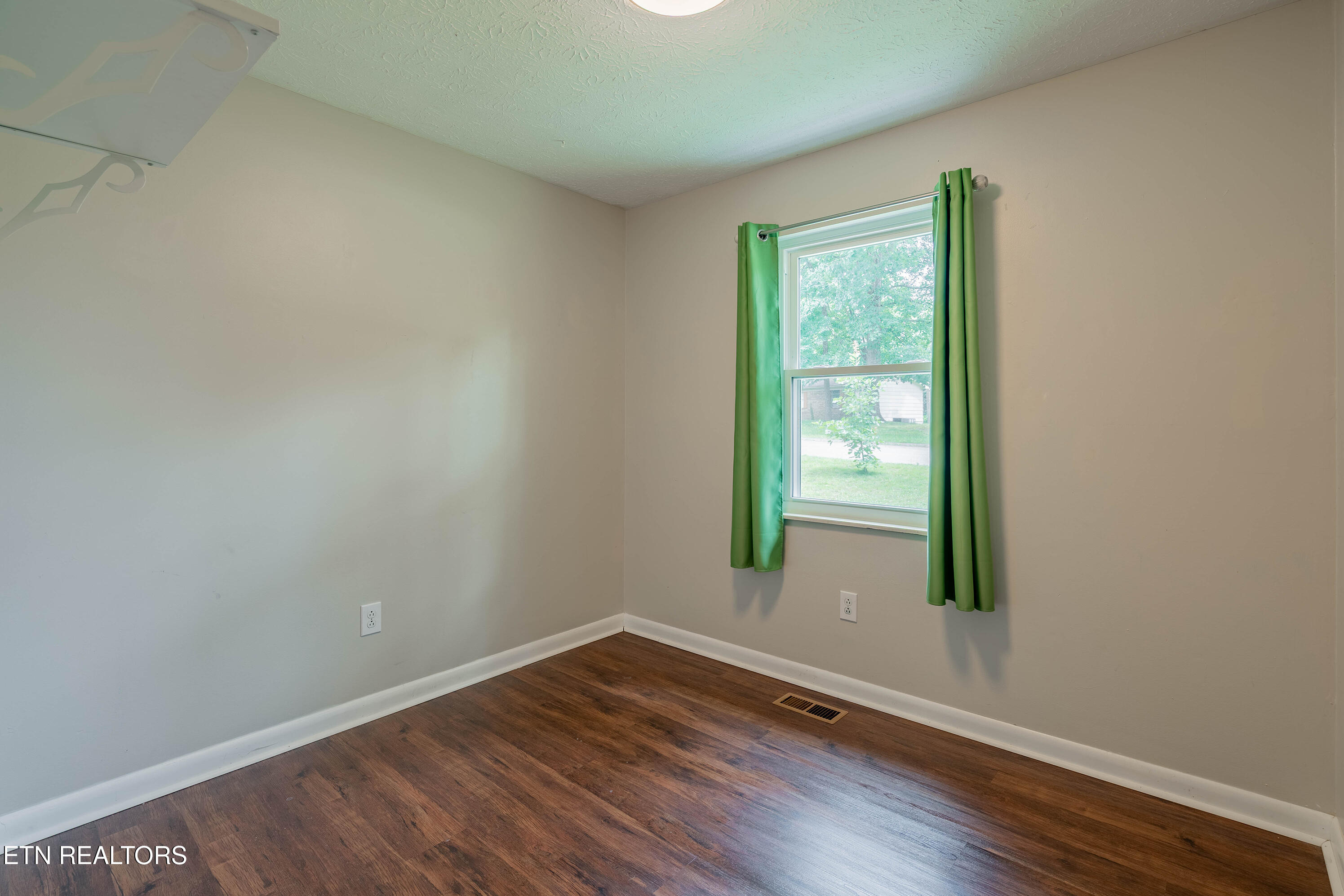 2326 Chukar Road Knoxville, TN 37923 - Photo 16 of 27 c13