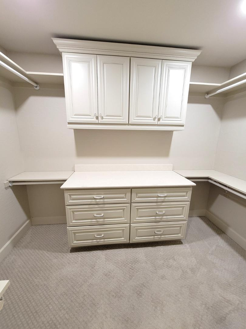 5770 North Scottsdale Road Paradise Valley, AZ 85253 - Photo 15 of 25 a view of room with cabinet and utility room