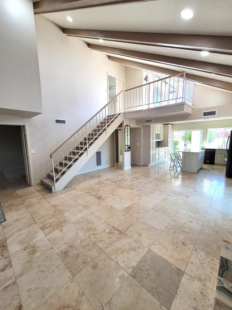 5770 North Scottsdale Road Paradise Valley, AZ 85253 - Photo 4 of 25 a living room with furniture
