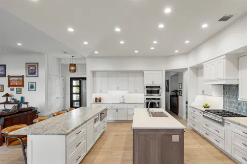 $974,000 | 314 Honeycomb Circle, Driftwood, TX 78619