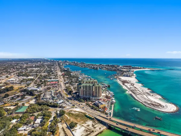 $600,000 | 10 Harbor Boulevard, Unit W422, Destin, FL 32541