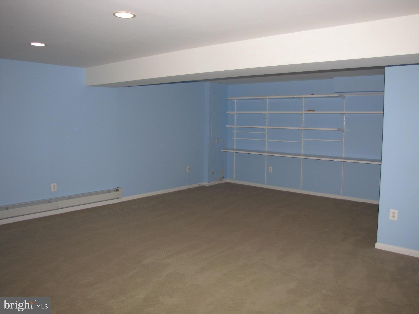 10220 Vale Road Vienna, VA 22181 - Photo 12 of 17