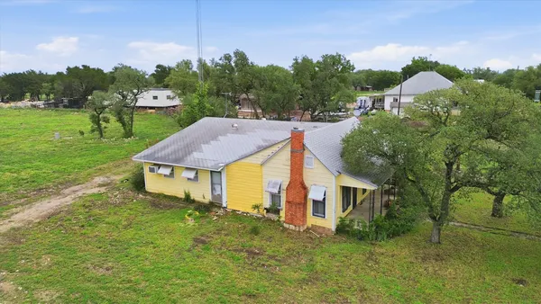 $400,000 | 704 Farm To Market Road 2657, Briggs, TX 78608