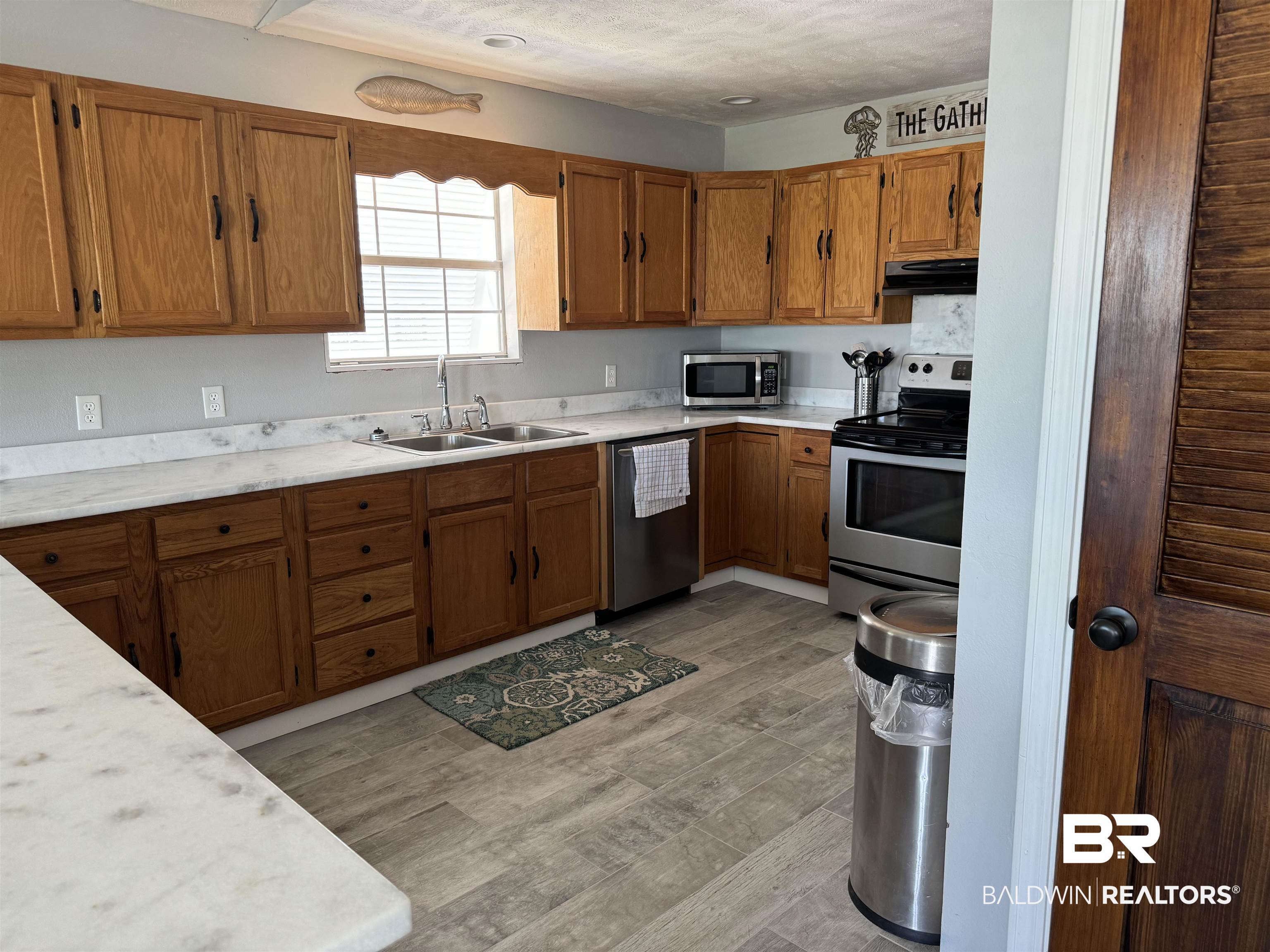 622 Boykin Court North Gulf Shores, AL 36542 - Photo 13 of 44 KITCHEN