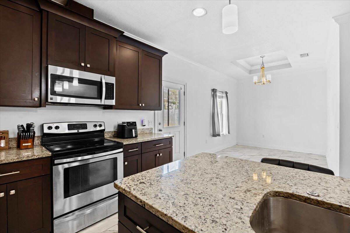 2145 Janet Street Navarre, FL 32566 - Photo 11 of 28 11-1V3A7411