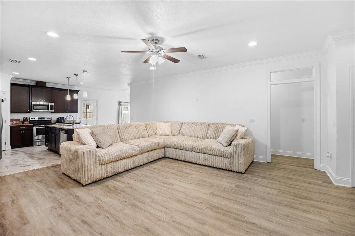 2145 Janet Street Navarre, FL 32566 - Photo 6 of 28 06-1V3A7356