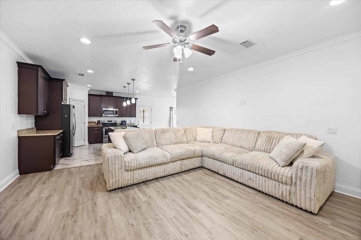 2145 Janet Street Navarre, FL 32566 - Photo 8 of 28 08-1V3A7376