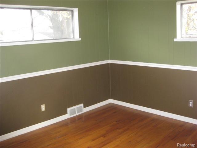 19004 Martin Road Roseville, MI 48066 - Photo 7 of 11 6.jpg