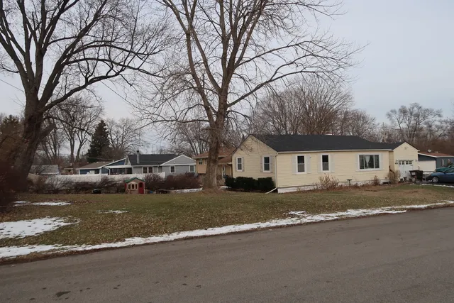 $189,900 | 4218 Parkway Avenue, McHenry, IL 60050