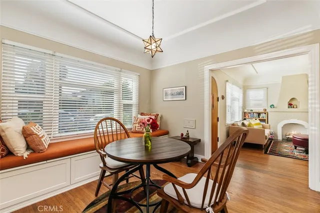 a view of a livingroom with furniture