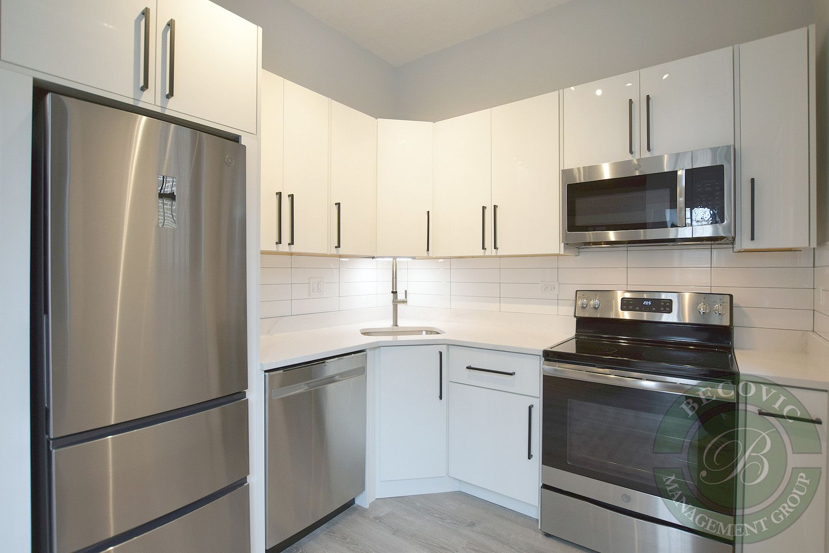 7645 North Sheridan Road, Unit 106 Chicago, IL 60626 - Photo 9 of 11