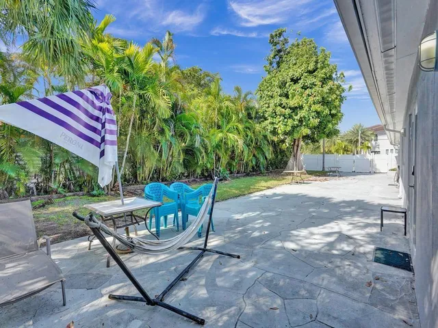 $2,500 | 4422 Sea Grape Drive, Unit 1, Lauderdale-by-the-Sea, FL 33308