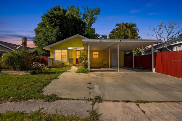$279,900 | 1110 27th Avenue West, Bradenton, FL 34205