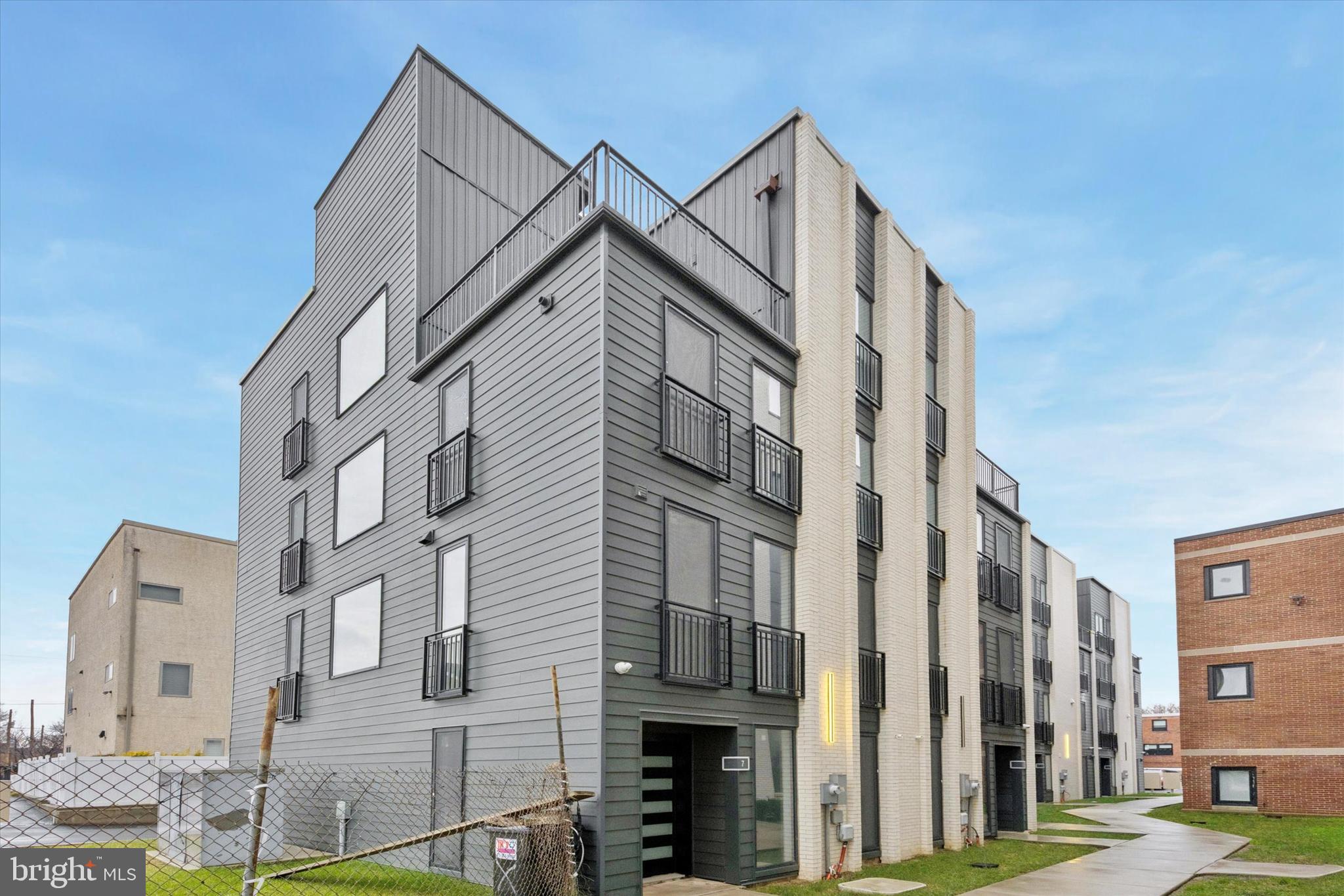 1843 Hartranft Street, Unit B102 Philadelphia, PA 19145 - Photo 31 of 36