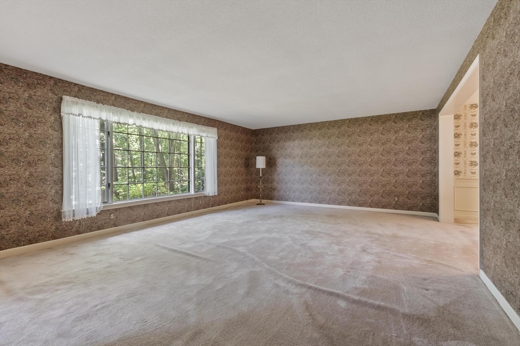 3 Highfield Road Gardner, MA 01440 - Photo 8 of 32