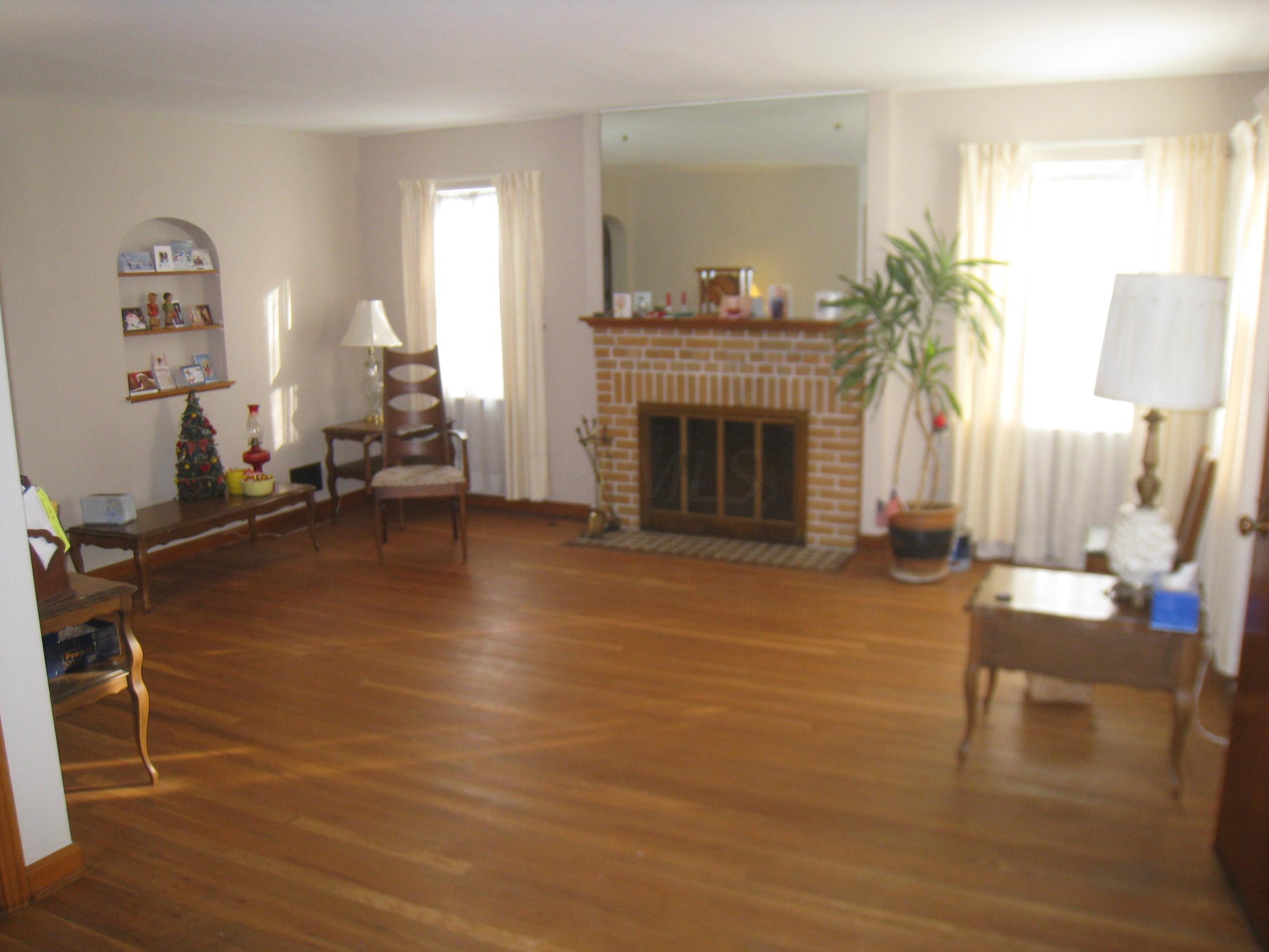 2524 Dover Road Columbus, OH 43209 - Photo 5 of 24