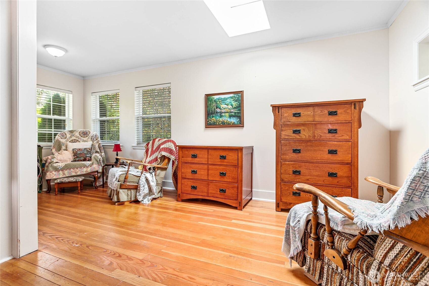 8731 Valley View Road Custer, WA 98240 - Photo 18 of 40 a view of a livingroom with furniture