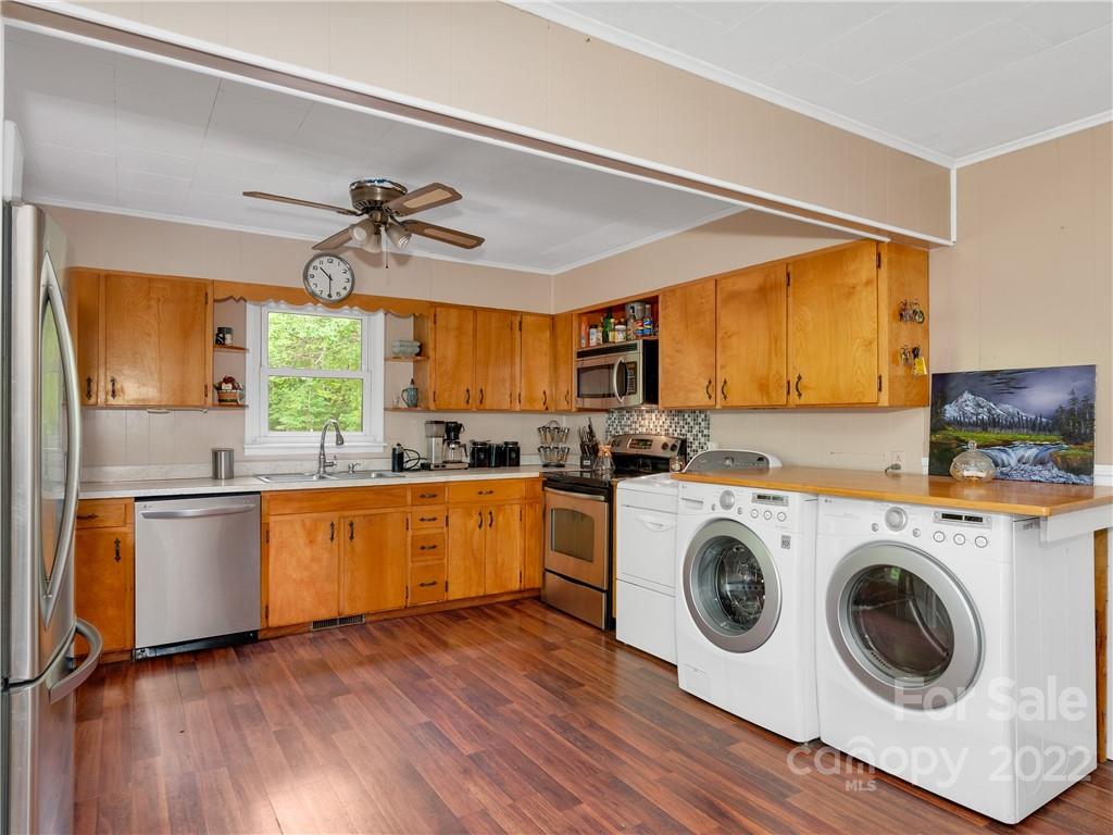 76 Hughes Road Waynesville, NC 28786 - Photo 8 of 16 Gallery Image 8