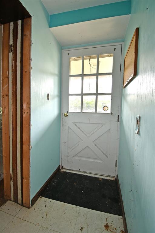 405 Upper Road Pittsburgh, PA 15228 - Photo 4 of 26 Gallery Image 4