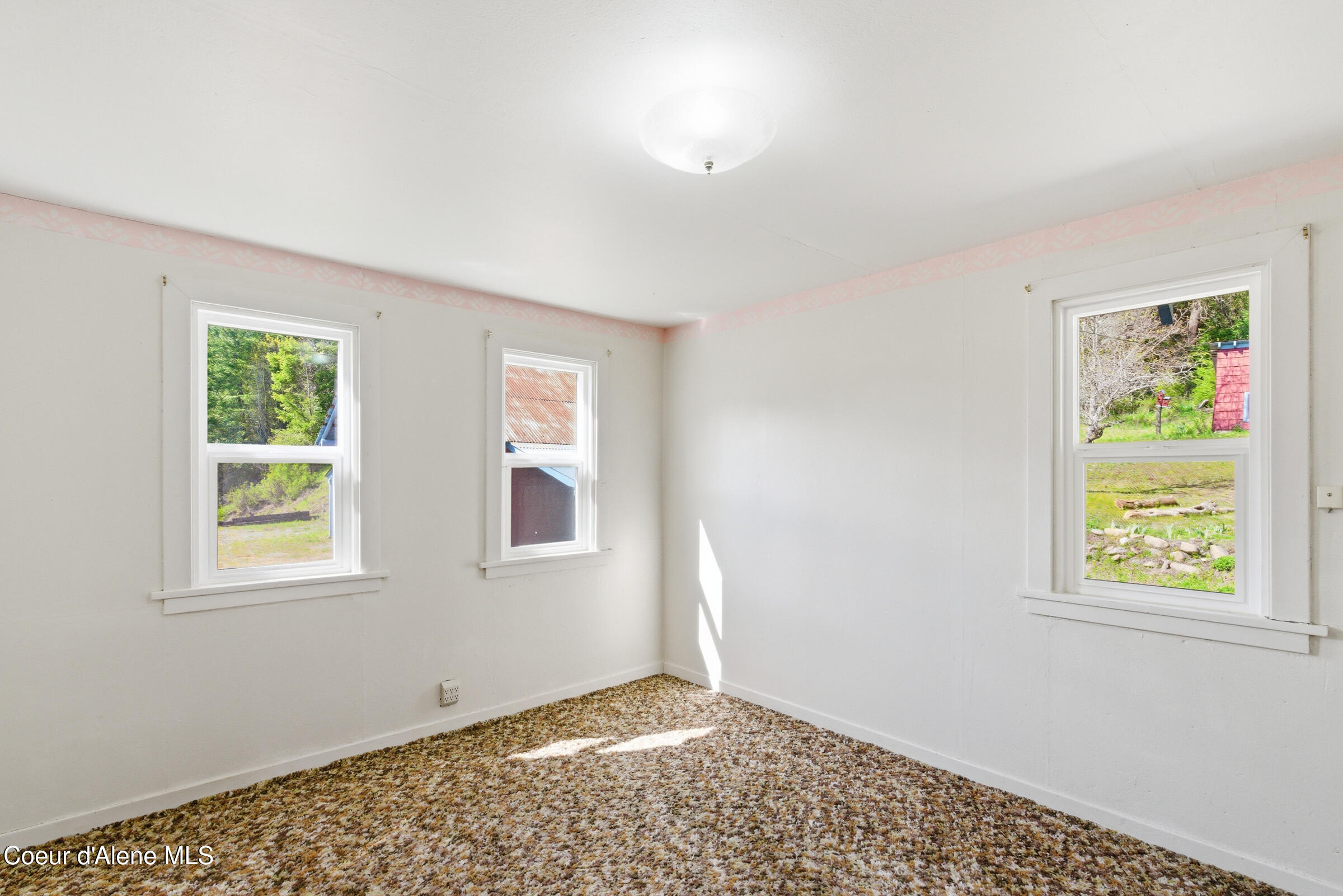 204 Nuchols Gulch Road Osburn, ID 83849 - Photo 33 of 38 033-204NucholsGulchRoad-Osburn-ID-83849-