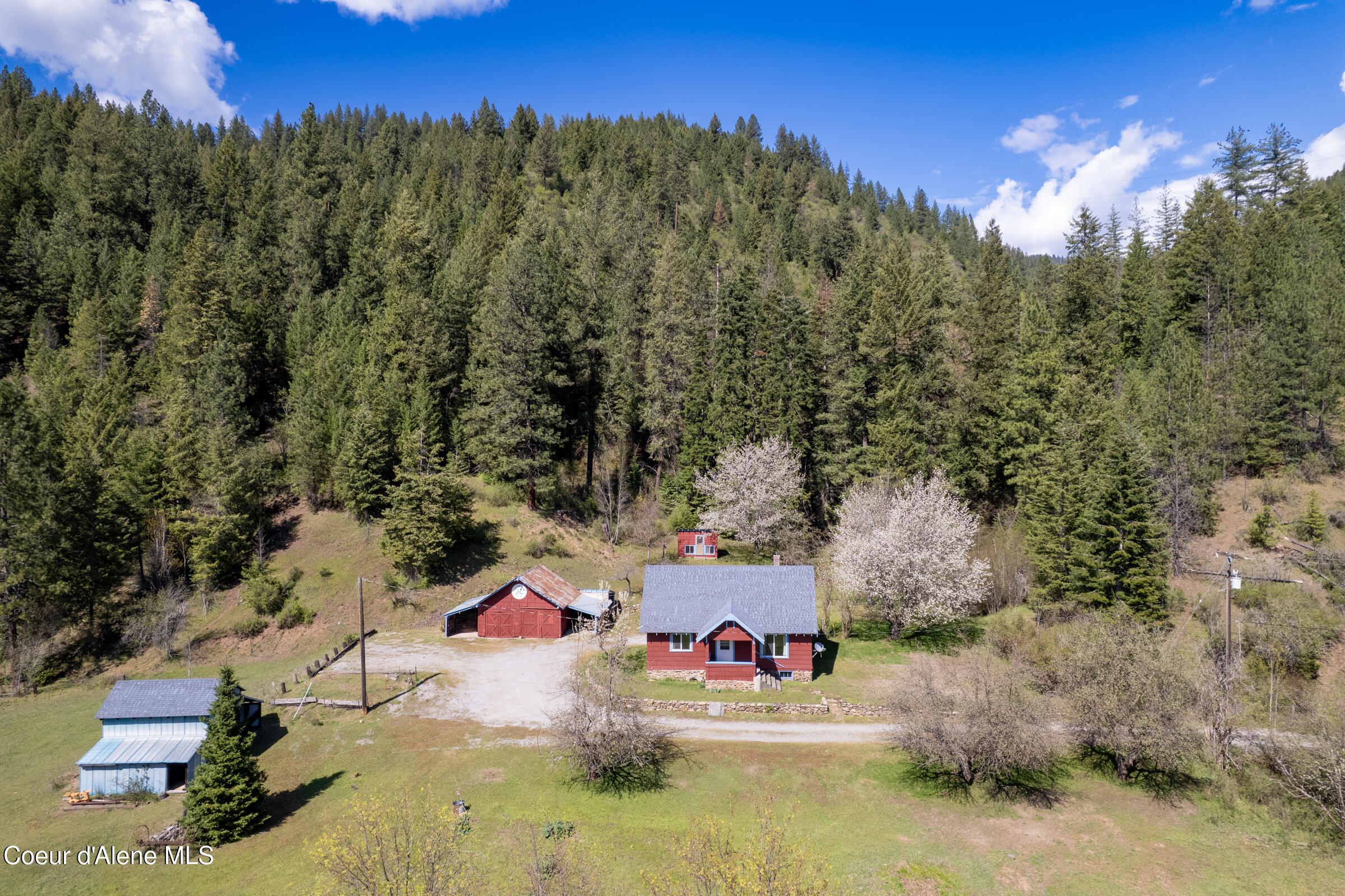 204 Nuchols Gulch Road Osburn, ID 83849 - Photo 5 of 38 002-204NucholsGulchRoad-Osburn-ID-83849-