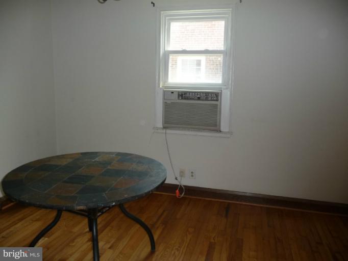 5819 Clearspring Road Baltimore, MD 21212 - Photo 1 of 15 Living Room