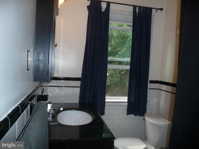 5819 Clearspring Road Baltimore, MD 21212 - Photo 3 of 15 Bath