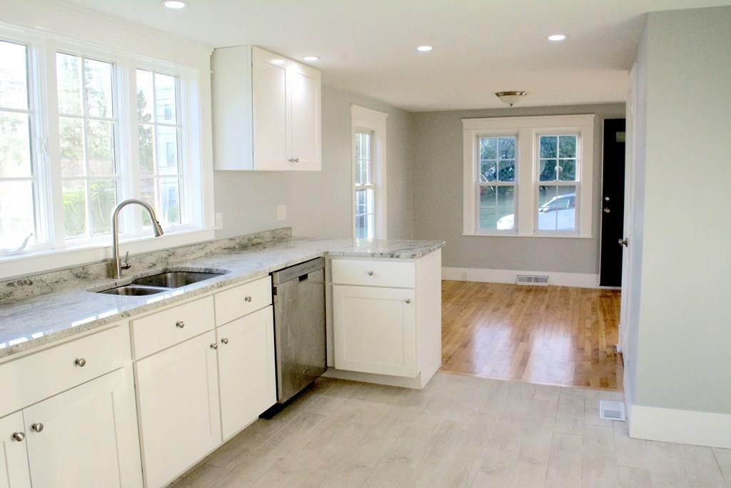 18 Marland Road Worcester, MA 01606 - Photo 2 of 15 Gallery Image 2