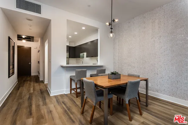 $6,250 | 900 West Olympic Boulevard, Unit 32F, Los Angeles, CA 90015