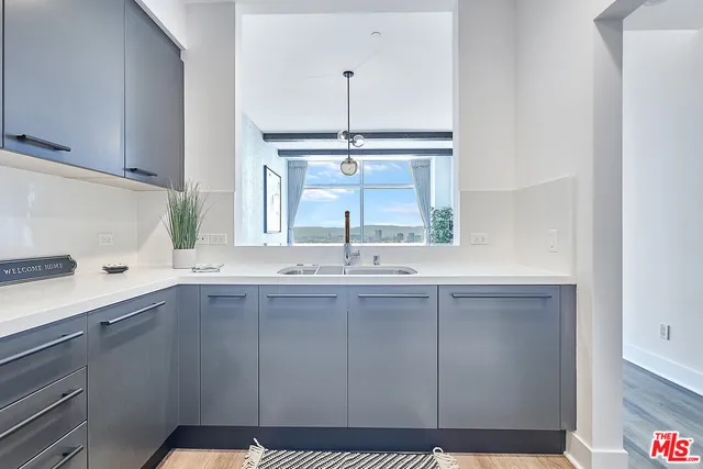 $6,250 | 900 West Olympic Boulevard, Unit 32F, Los Angeles, CA 90015