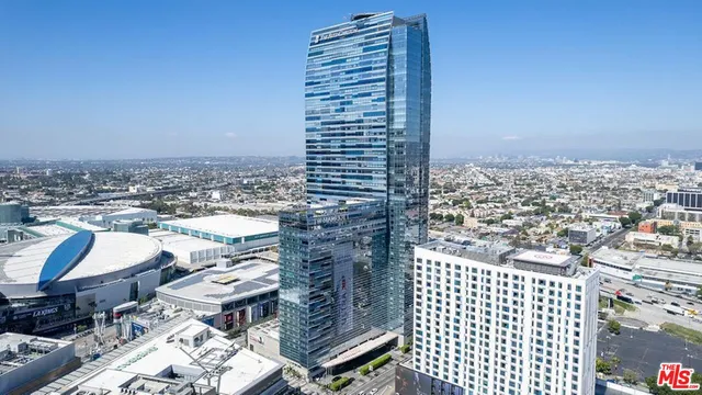 $6,250 | 900 West Olympic Boulevard, Unit 32F, Los Angeles, CA 90015