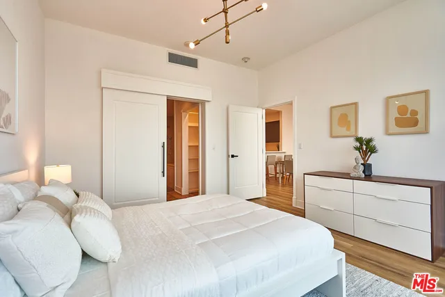 $6,250 | 900 West Olympic Boulevard, Unit 32F, Los Angeles, CA 90015