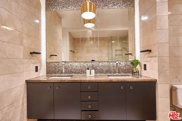 $6,250 | 900 West Olympic Boulevard, Unit 32F, Los Angeles, CA 90015