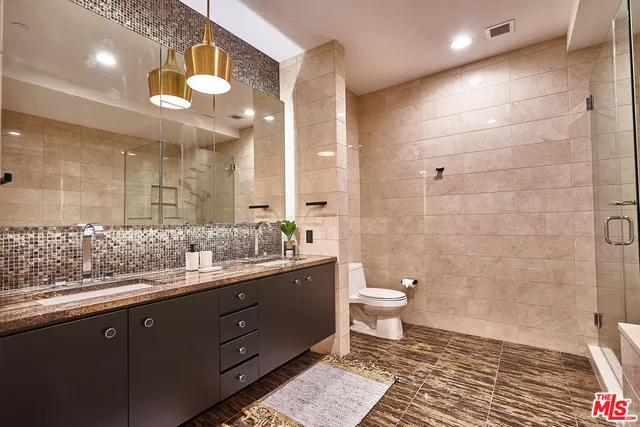 $6,250 | 900 West Olympic Boulevard, Unit 32F, Los Angeles, CA 90015