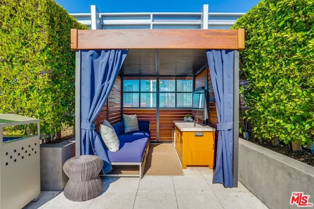 $6,250 | 900 West Olympic Boulevard, Unit 32F, Los Angeles, CA 90015