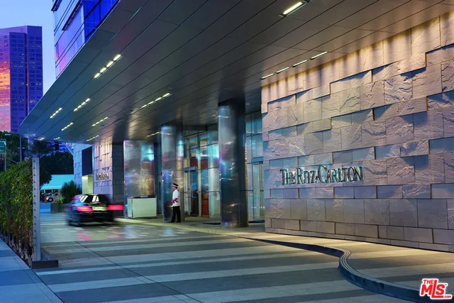 $6,250 | 900 West Olympic Boulevard, Unit 32F, Los Angeles, CA 90015