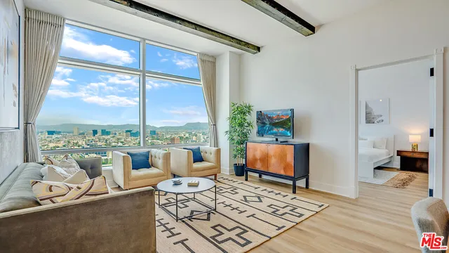 $6,250 | 900 West Olympic Boulevard, Unit 32F, Los Angeles, CA 90015