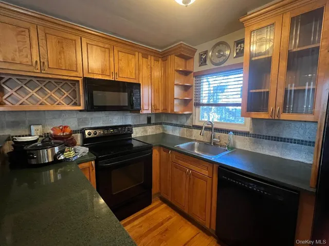 a bathroom with a sink and toilet