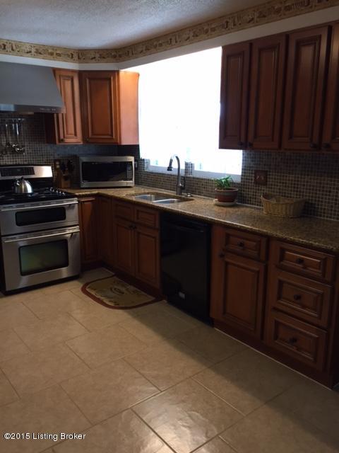 450 West Beechgrove Road Lebanon Junction, KY 40150 - Photo 15 of 33 IMG_2560.JPG